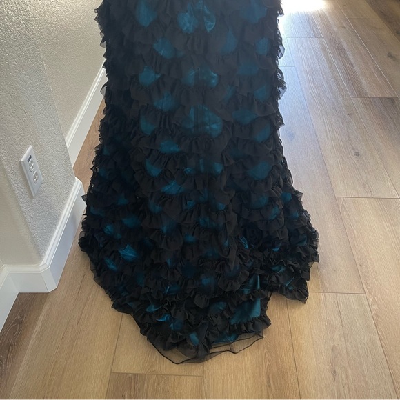 NWT Bicici & Coty Form Gown/Dress | L - Picture 4 of 10